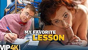 Баба учителка споделя млад 18+ кур с другарки в общежитие MMF всички дупки