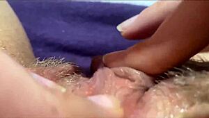 Oh Mann mein dicker Kitzler pocht hart beim Closeup Orgas muschiert