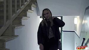 немски скаут агент с голям кур твърд анал кастинг на рускиня Аура Син кръгъл задник дълбок гейп фейшъл изстрелка