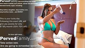 Stiefmami deine riesigen weichen Titten machen meinen jungen 18+ Schwanz pochen beim Missionarsfick