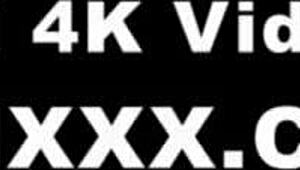 Съблазнява стеptid с минет наведено и твърдо догги кремпай