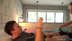 Ебля дребна 18+ блондинка 18+ приятелка с малки 18+ цици в общуване легло цяла нощ