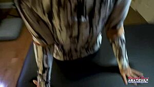 Bustige Brünette Kylie will harten Deepthroat Banging!