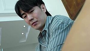 เกาหลี - แม่ม่ายเงี่ยนแอบเย็ดญาติสามีในห้องนอน