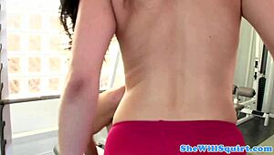 Slowmotion пръскаща тийнейджърка 18+ с увиснали цици