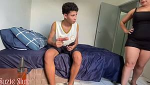 encontrei meu enteado com meus consolos sexuais e fiz ele meu objeto anal 😈