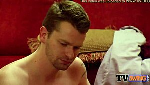 Hey, pasangan swinger asyik sesi pijat bareng