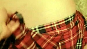 Pannaan koulutyttö 18+ asussa, haluutko nähdä?