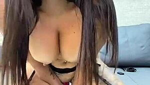 Latina bombshell stuffs all toys into her pussy on the sofa!