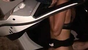 هل حد يعرف اسم هالست المكسيكية الساخنة؟