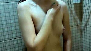 amelie dubon getting off in the shower 😍