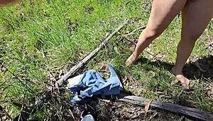 O fut pe mama prietenului meu în pădure, aventură sălbatică afară