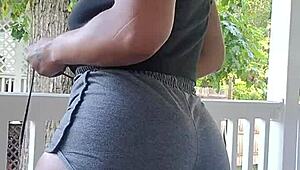 Hey, can you let me pee? I'm an ebony whore outside, can't hold it, peeing my shorts!