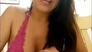 Watch Sarah Rosa Bang Julie In The Club!