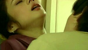 japanse schone in kimono begint met pijpen dan hardcore neuken