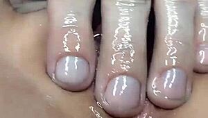 Wow, Pheonixxx Fingers Herself to Oiled Up Closeup Orgasm with Vibrator!