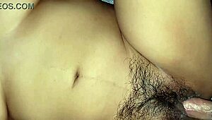 follando a mi hermanastra por apuesta de futbol. su coño peludo paga la deuda del américa.