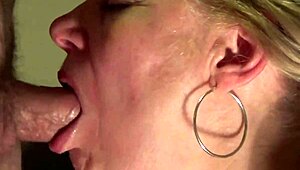 Чукай ми гърлото силно и свършвай по лицето сега