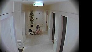 Schlampe im Massagesalon gejagt für wilden harten Fick