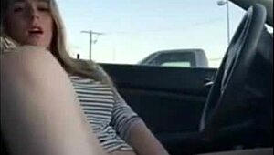 18+小妹在沃尔玛外手指紧逼逼，感觉疯狂暴露