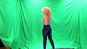 Bambi Dianna's Amusing Non-Nude Photoshoot Session 😊