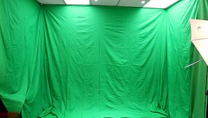 Bambi Dianna's Amusing Non-Nude Photoshoot Session 😊