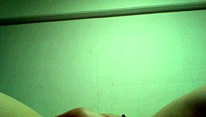 Japanese girl shares her solo onani session