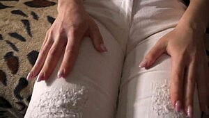 Hey, check out this milf's big cameltoe in tight jeans!