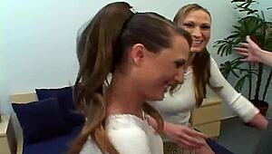 Gemenele Simpson Împart o Sesiune de Grup Emoționantă