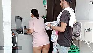 شكرا يا جارة، معروفك خلاني في نشوة وضعية الكلب