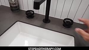 สเตปแดดเทอราพี - ฟิโอนา ฟรอสต์กับอลิเซีย วิลเลียมส์ร่วมทีมเย็ดเศรษฐีสกปรก