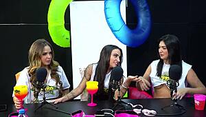 Hot amateurs show how to fuck in california summer