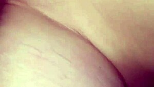 Hey, can you make her leak with that tongue?