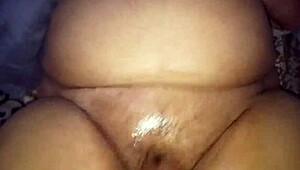 Menantu tiri kasih pijat sensual pantat gede dan memek