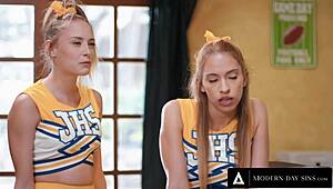 Съвременни грехове - колежански треньор чука в задника курвенски тийн 18+ Хлое Капри и Кайлър Куин 😈