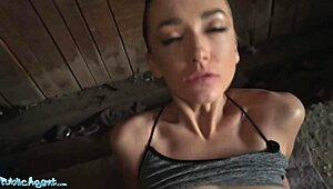 hot fitness babe, wanna see my big ass for cash?