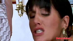 Ей, имам горещи мацки за изненада за рождения ден