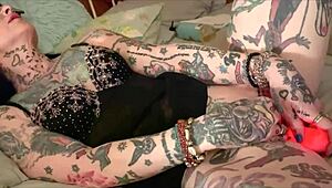 性感熟女用G点振动器猛烈高潮