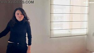 No te preocupes, madrastra, yo te voy a complacer como nunca lo han hecho. ¡Vamos a disfrutar! 😈