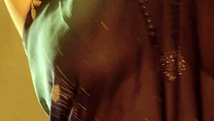 this mature indian brunette milf tries her best in a solo amateur scene