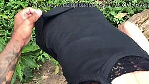 Is this novinha sucking cock in the woods for the first time? Amateur interracial fun!
