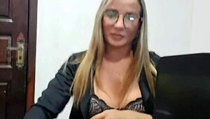 hey, wanna see jhonny hot1 teach me quick deepthroat tricks? i learned fast with this milf's big ass!