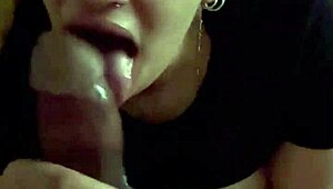 Lady deepthroats massive cock for breakfast