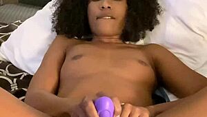 olivia jay plays with her pussy?