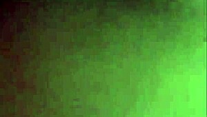 يا slipperycherry، ليش بتلعبي بخصاي وأنتِ راكبة زبي بقوة؟