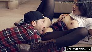 Ryan Madison o umple de spermă pe Brenna Sparks de două ori