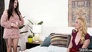 Wet busty milf aaliyah love soaks babe before face ride