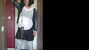 Travestit Bisexual Zice: Încă Aștept Să Fiu Umplut cu Pipi-ul Tău. Ești Gata?