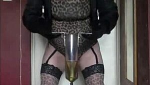 Bisexual crossdresser begs, Won't stop peeing till I taste yours, come on!