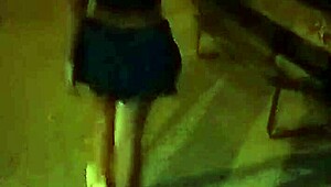 Sofía 18y Brasileña Shows Pussy on Public Street